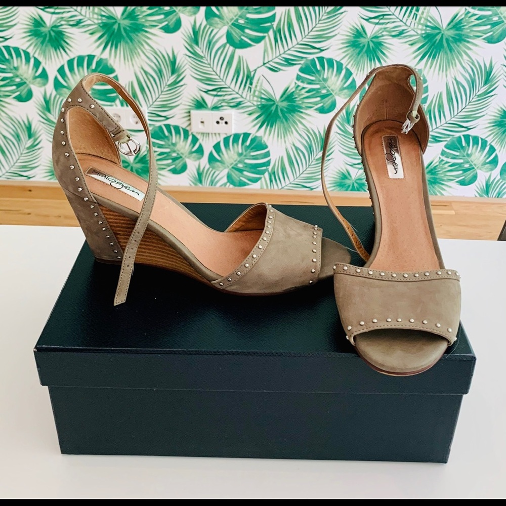 Halogen Studded Wedge